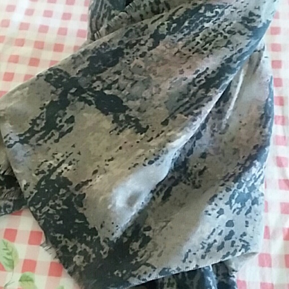 Scarf - Picture 2 of 2